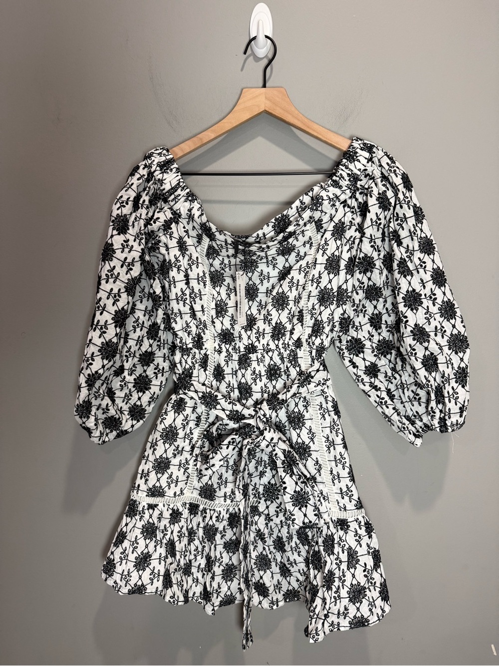 Karen Millen Petite Contrast Broderie Bardot Mini Dress Black White US 8 NWT